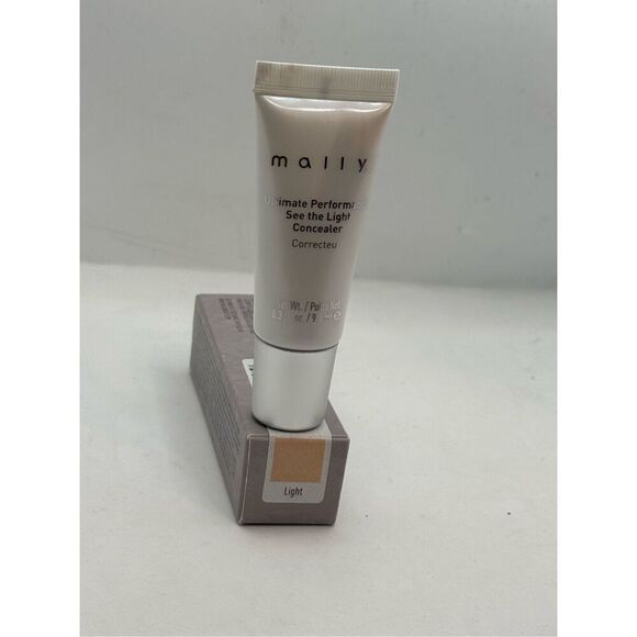 Mally Ultimate Performance Light Concealer - Picture 1 of 7
